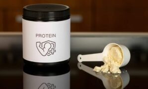 Protein powder is a powdered form of protein that comes from plants, eggs or milk