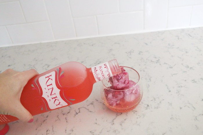 How to make floral ice cubes
