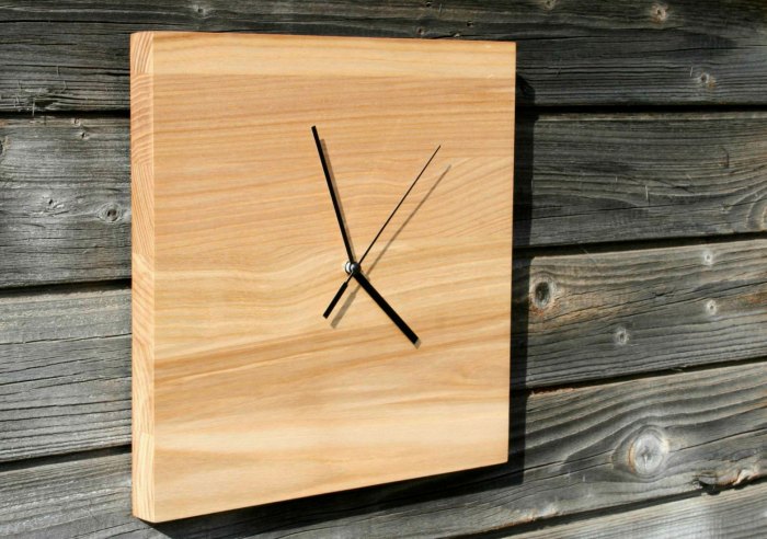 Easy diy cutting board clock