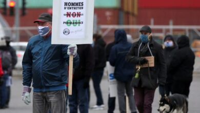 Montreal dockworkers strike mandate