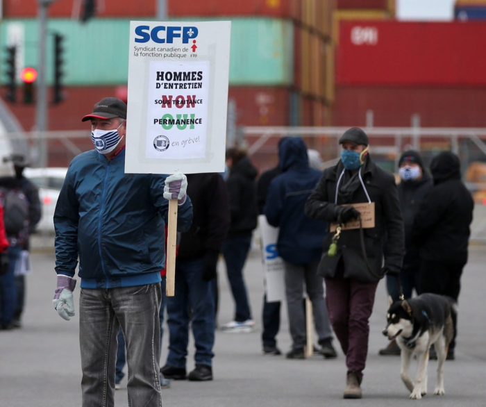 Montreal dockworkers strike mandate