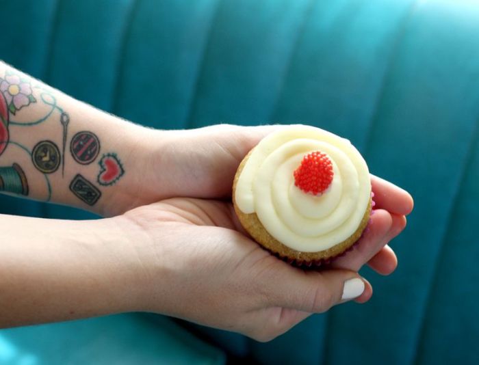 Vanilla cupcakes with raspberry filling