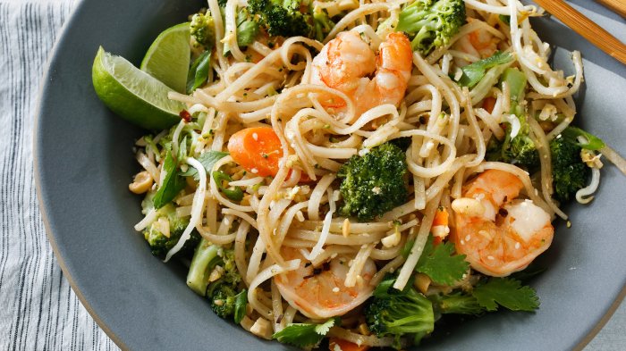 Easy shrimp pad thai