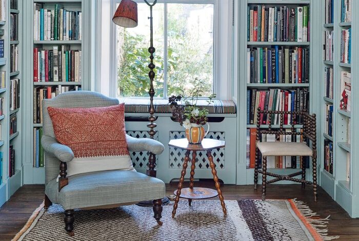 Holiday themed book nook