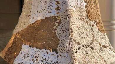 Doily covered lamp shade project