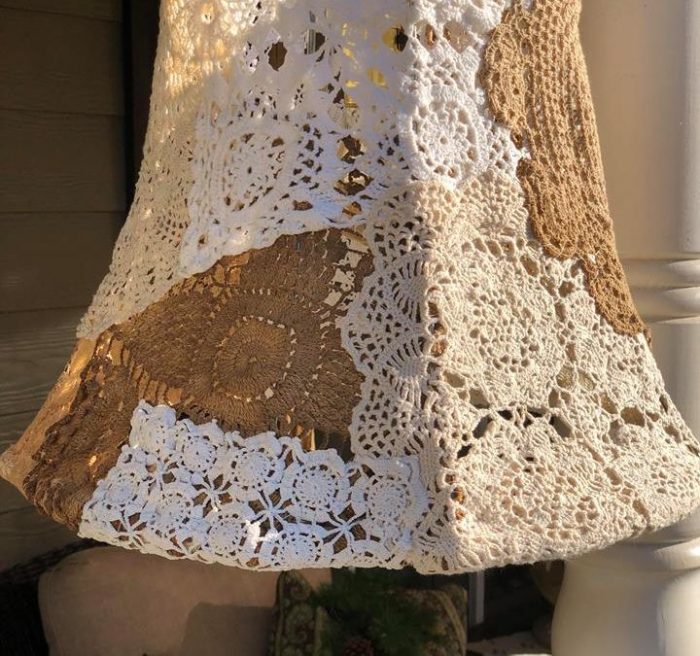 Doily covered lamp shade project