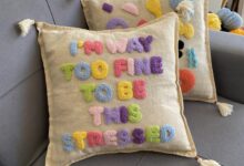 Felt palm leaf pillow diy