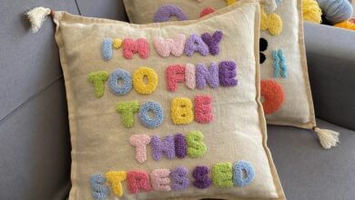 Felt palm leaf pillow diy