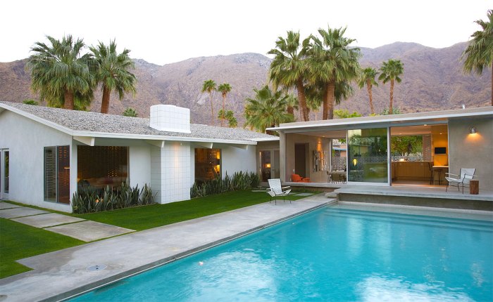 Palm springs house bed makeover