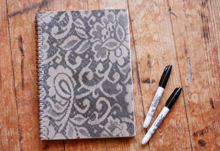 How to make a lace patterned notebook