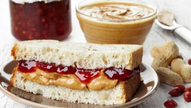 Pb j sandwich cakes