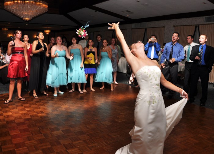 Our wedding bouquet garter toss