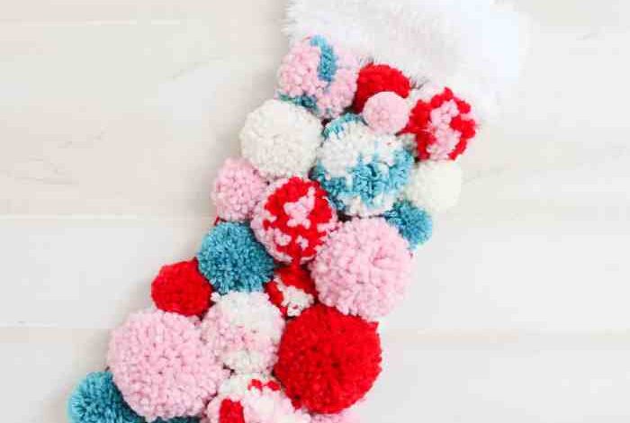 Diy pom pom christmas stocking