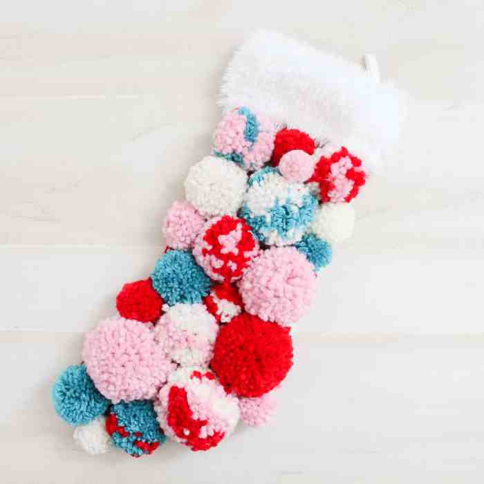 Diy pom pom christmas stocking