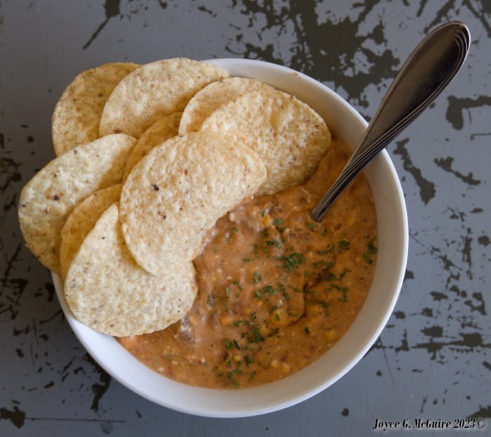 Cheesy baked bean dip