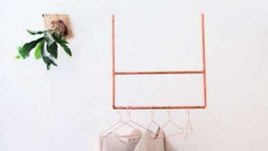 Hanging copper pipe clothing rack diy