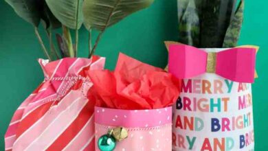 How to make a gift bag out of wrapping paper