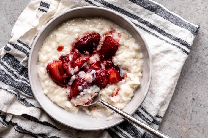 Rice pudding with roasted strawberries