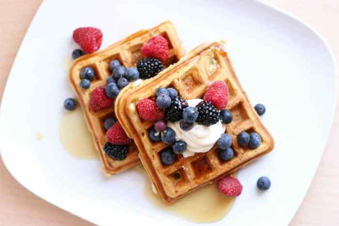 Sour cream waffles with caramelized bananas