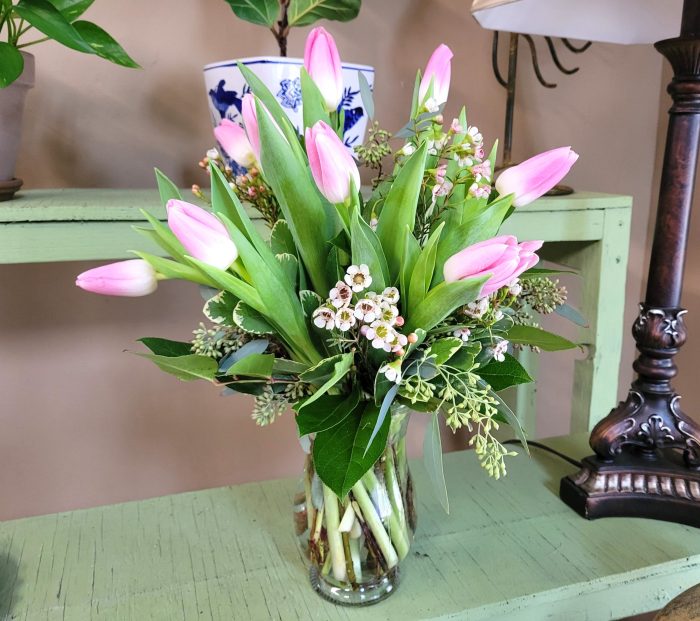 How to arrange tulips