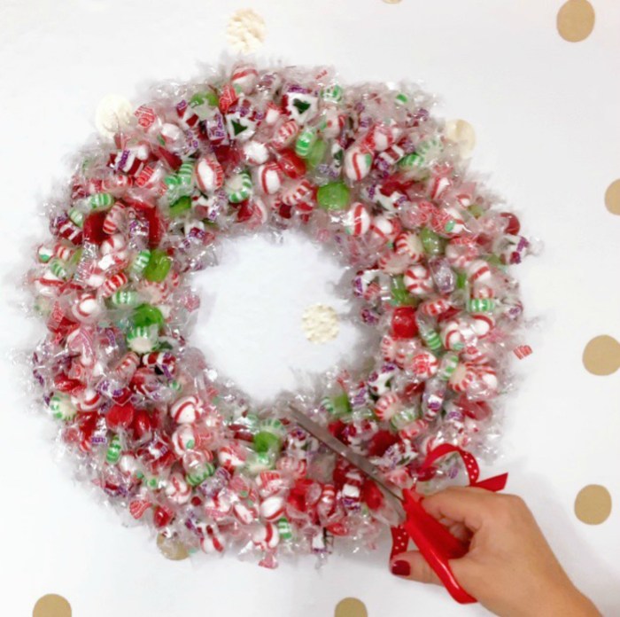 Cranberry wreath diy contest