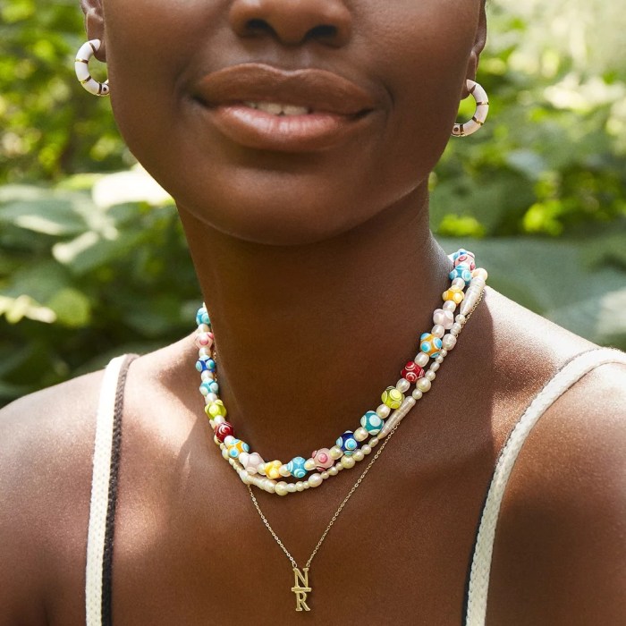 Chunky wooden bead statement necklace