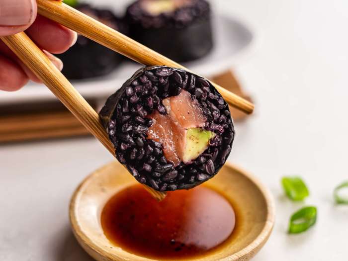 Smoky mushroom and black rice sushi