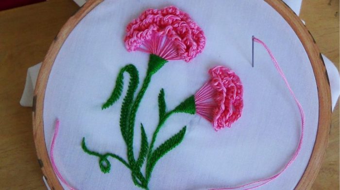 Floral embroidered top diy