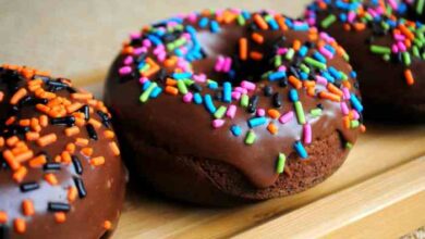 Chocolate red wine donuts