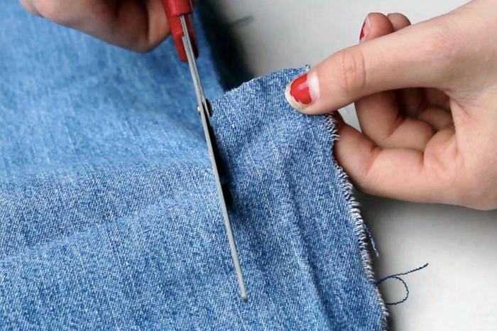 Easy choker t shirt diy