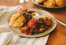 Buttermilk biscuits and mushroom gravy