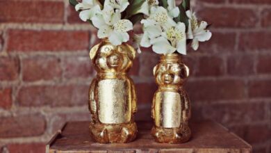 Gold honey bear vase diy