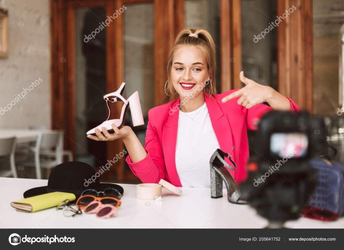 Sister style bloggers and their pink walls