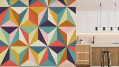 Geometric painted wallpaper diy