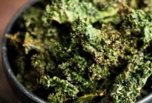 Homemade crispy kale chips