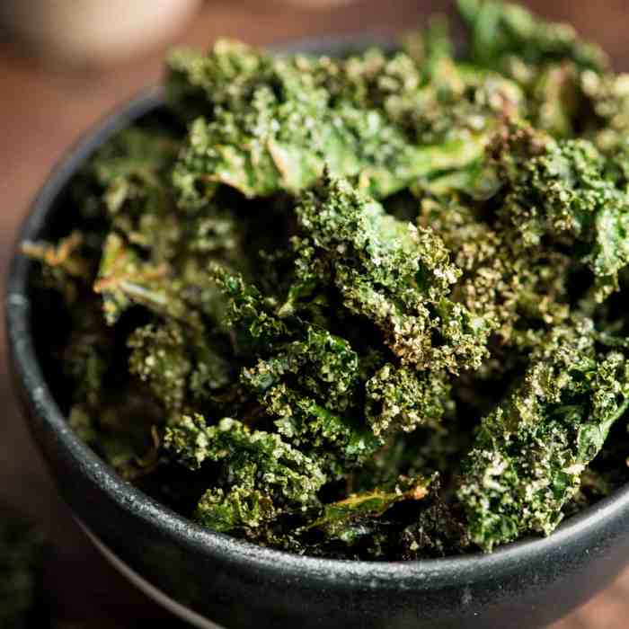 Homemade crispy kale chips