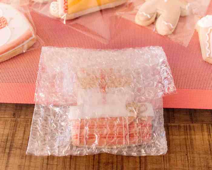 Tips for mailing royal icing sugar cookies