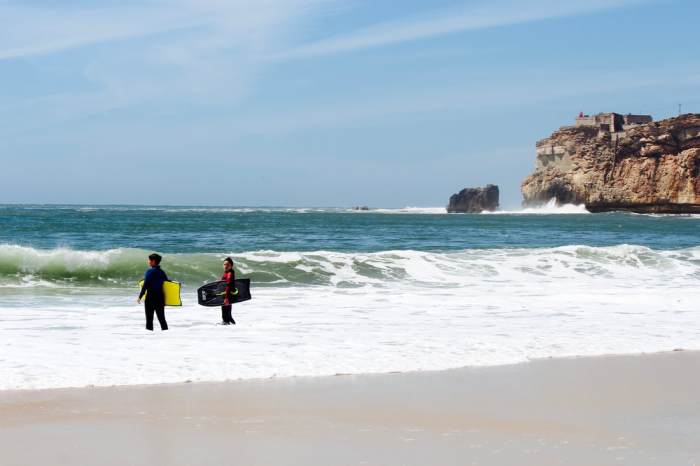 Magicseaweed last two days at dramatic nazare