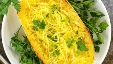 Spaghetti squash with easy tomato sauce