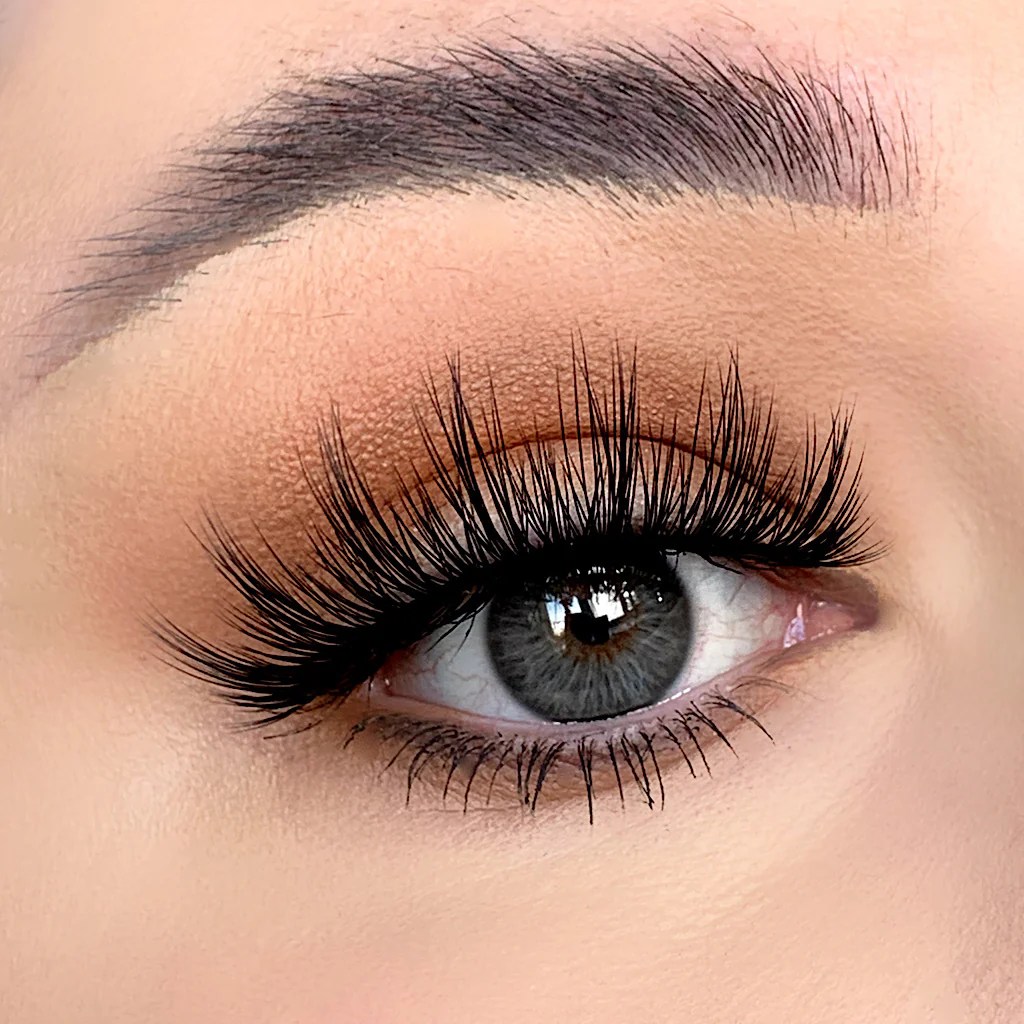 How to choose the perfect false lashes