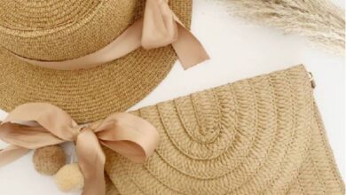 Try this turn a simple straw clutch into the perfect vacation bag