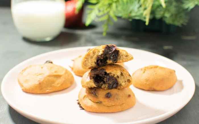 Peanut butter and puffed quinoa cookies