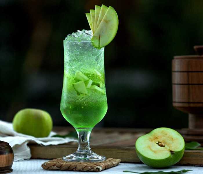Green apple and pear chi chi cocktail