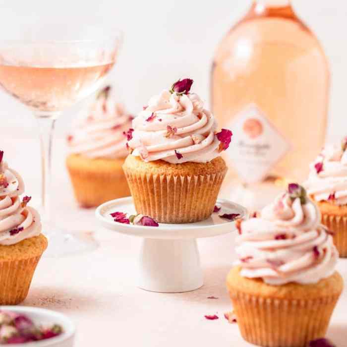 Rose champagne mini cupcakes