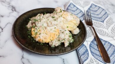 Vegan biscuits and gravy