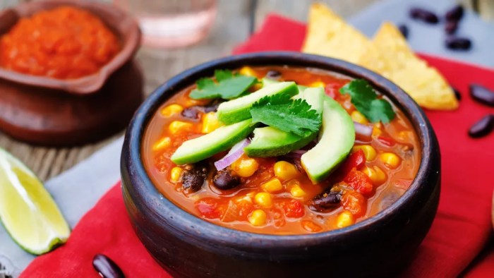 Easy vegetarian tortilla soup