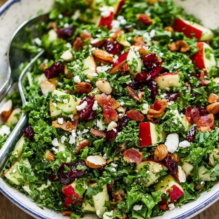 Creamy apple kale salad