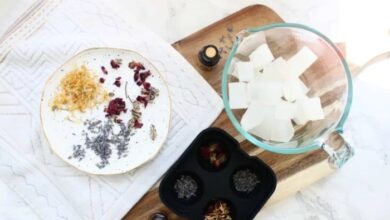Make your own dried flower soap spheres