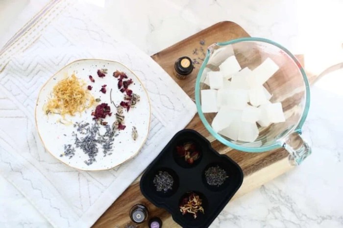 Make your own dried flower soap spheres