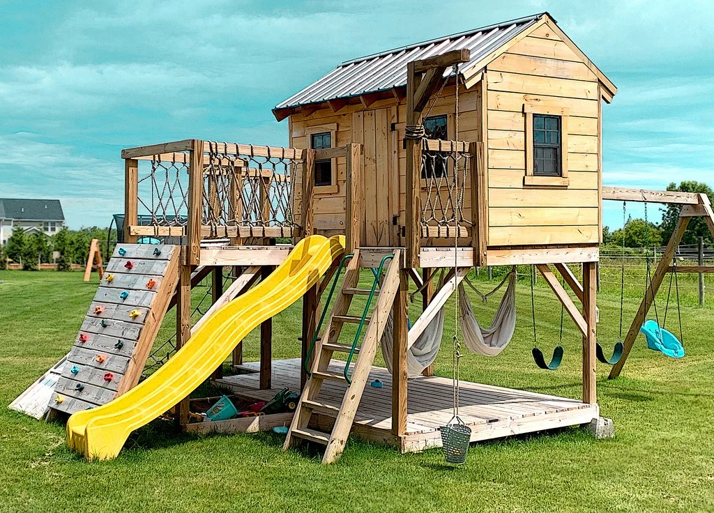 Make a collapsible play house
